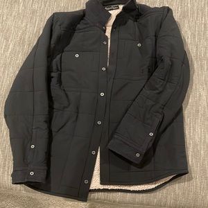 Men’s Under Armour fleece lined shirt jacket size XL.